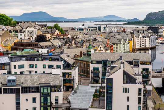 Sailing, Norwegian Sea, Alesund, Hjorundfjord, Finnmark, Norway, Arctic town, Norwegian fjords