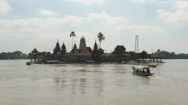 Kyauktan Ye La Pagoda Temple in Yangon