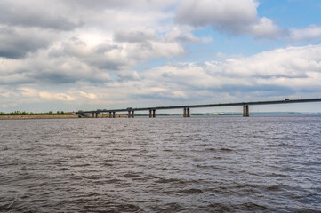 Obraz premium The large Zaimishchensky automobile bridge across the Volga River near Kazan, Russia
