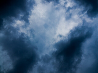 Obraz premium Cloud storm sky dark rain lightning thunder stormy typhoon nature light scene rainy atmosphere damage effect carbon dioxide dust air pollution 2.5 Pm, texture nature windstorm weather skyscape.