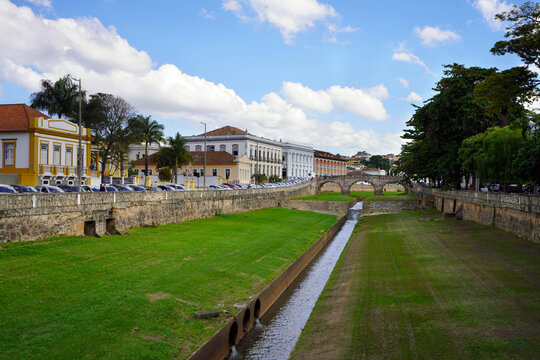 Historic center of Sao Joao del Rei with Corrego do Lenheiro stream and Ponte da Cadeia bridge, Minas Gerais, Brazil