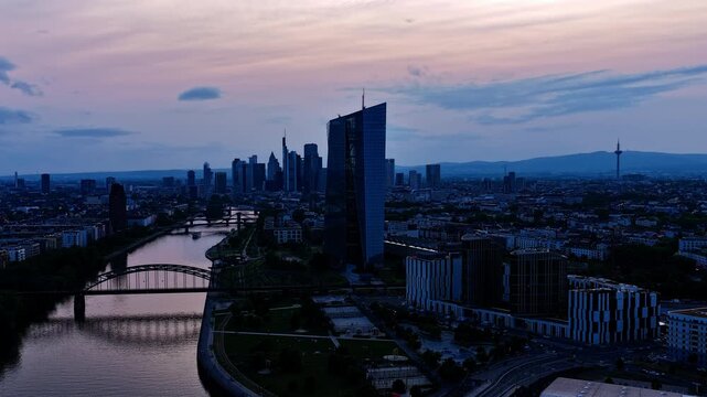 Frankfurt Time-Lapse bei Sonnenuntergang