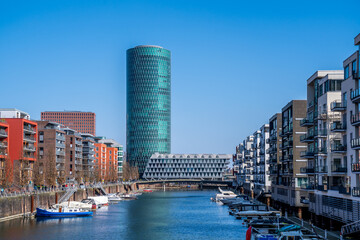 Obraz premium Blick über Westhafen, Frankfurt am Main, Hessen, Deutschland 