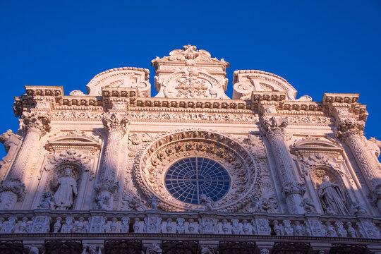 The Basilica di Santa Croce&nbsp;is the most iconic example of Lecce Baroque, renowned for its richly decorated facade, intricate stone carvings, and the warm golden color of the local pietra leccese