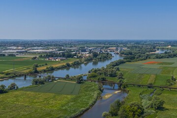 Fototapeta premium Sommerlicher Ausblick auf die Region um die Stadt Bogen an der Doanu am Fuß des Bayerischen Waldes
