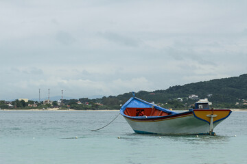 Naklejka premium boat on the beach