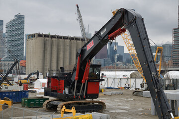 Fototapeta premium construction site with heavy equipment near Cherry St and Lake Shore Blvd E, Toronto (Victory Soya Mills Silos)
