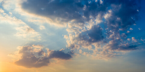 Obraz premium CIELO Y NUBES