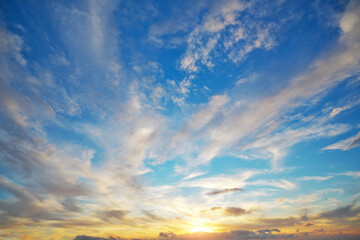 CIELO Y NUBES © Lúmina Studio