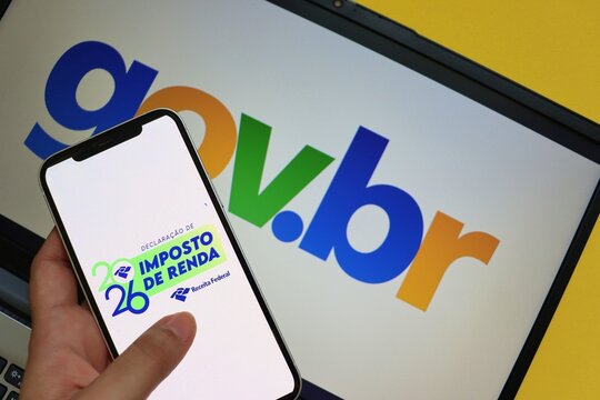 Brazil Income Tax Declaration 2026 logo (Declara&ccedil;&atilde;o do Imposto de Renda - Receita Federal) displayed with Gov.br website.