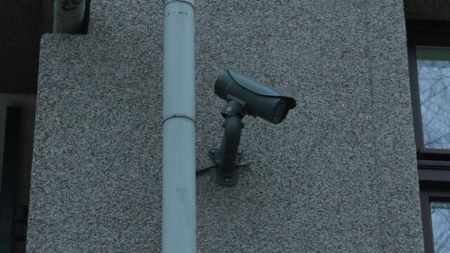 Analyzing urban camera and wiring installation. Assessment of city camera placement and structural fixtures