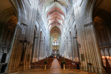 Obraz premium The majestic Gothic interior of Saint-Etienne Cathedral in Auxerre, Burgundy, France