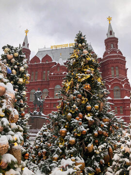 Museo Estatal de Historia en Mosc&uacute; Rusia durante la temporada navide&ntilde;a