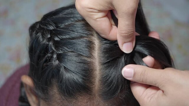 How to braid hair with a simple technique