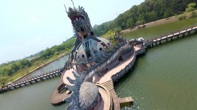 FPV Drone Flight Through Abandoned Dragon Structure in Hue Water Park, Vietnam.
Dynamic FPV drone flight capturing decayed architecture, graffiti and immersive urban exploration visuals.
