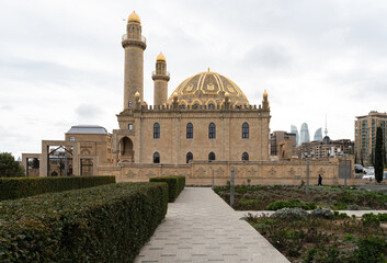 Fototapeta premium Taza Pir Mosque in Baku, Azerbaijan