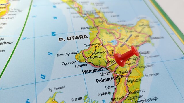 View of Whanganui, City in New Zealand's North Island, on a geographical map of Australia and New Zealand, marked with red push pin