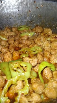 Sri Lankan Soya Meat Curry Cooking, Traditional Vegan Soy Chunk Curry in Coconut Milk	