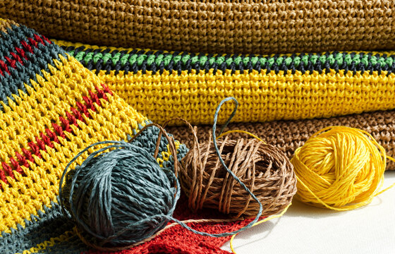 Women's handmade raffia bags. Beautiful colorful bags for summer holidays.