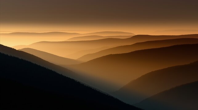 Sanfte H&uuml;gelsilhouetten im goldenen Dunst, minimalistische W&uuml;stenlandschaft mit ruhiger Atmosph&auml;re