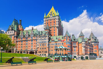 Obraz premium Quebec City, Canada. Frontenac Castle and wooden boardwalk.