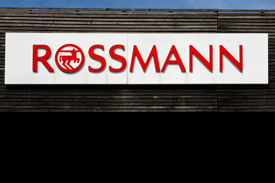 Firmenlogo der Drogeriemarktkette Rossmann