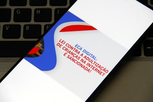 ECA Digital - Lei n&ordm; 15.211/2025, em vigor desde mar&ccedil;o de 2026, &eacute; uma atualiza&ccedil;&atilde;o do Estatuto da Crian&ccedil;a e do Adolescente que amplia a prote&ccedil;&atilde;o integral para o ambiente virtual. 