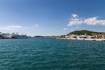 Fototapeta premium Port with ferries and cruise ships in Split, Dalmatia, in late summer