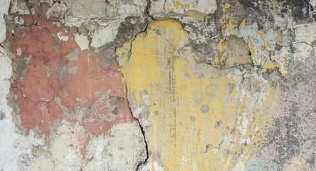 Handdoek met foto Verweerde muur Dilapidated weathered wall featuring cracks and worn paint on cement texture  ©  AugmentArt