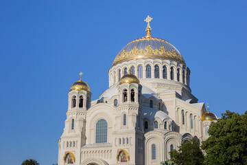 Fototapeta premium Naval Cathedral of Saint Nicholas in Kronstadt near Saint-Petersburg close-up