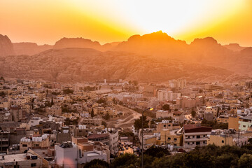 Fototapeta premium Sunset in Wadi Musa town, Jordan