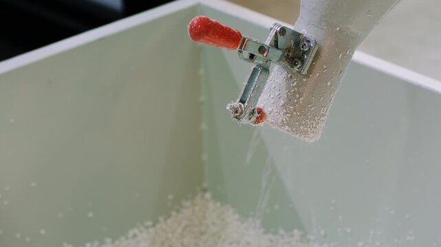 Close-up of white gravel surface. Texture details clearly visible. Natural, unedited, realistic appearance. Ideal for construction or landscaping themes. Neutral tones enhance versatility