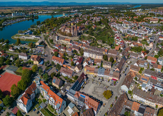 Obraz premium An aerial panorama view beside the old town of the city Breisach in Germany on a sunny summer day. 