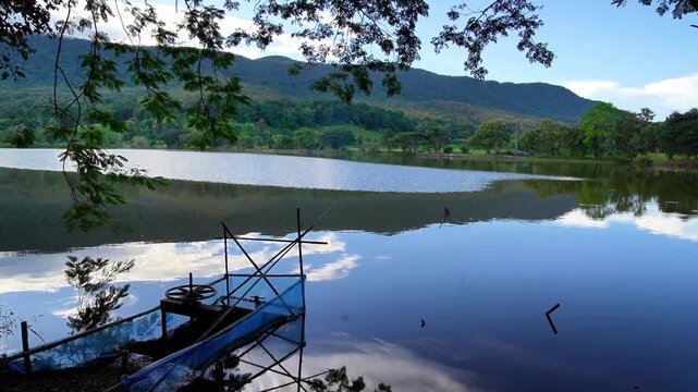A lake and a shelter for relaxation.