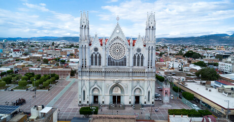 Fototapeta premium Fachada del Templo Expiatorio de León, Guanajuato. Arquitectura neo gótica en México