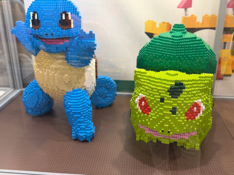 Lego squirtle and bulbasaur display