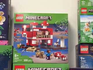 Obraz premium Lego minecraft mooshroom house box