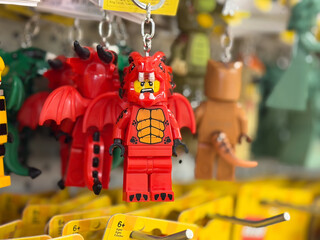 Obraz premium Red dragon lego minifigure keychain