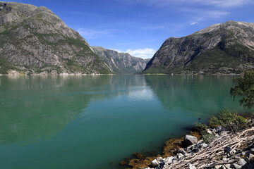 Obraz premium Landscape photo with a view of the mountains and Hardanger Fjord near the city of Bergen and Eidfjord in Norway