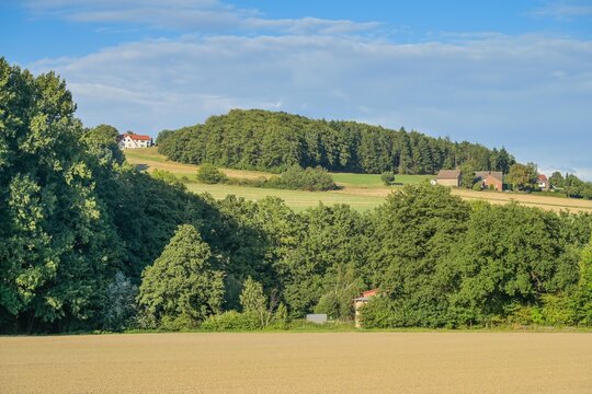 Natur, Berge, Wald, H&uuml;gel im Nordlippischen Bergland bei Vlotho, Kreis Herford, Nordrhein-Westfalen, Deutschland