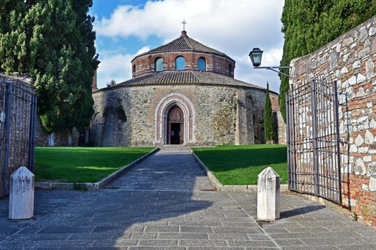 Perugia, Tempio di San Michele Arcangelo, Umbria, Italia