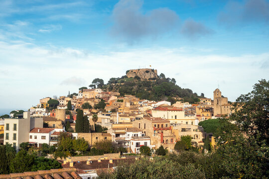 Hilltop village of Begur, Emporda, Costa Brava, Girona, Catalonia, Spain
