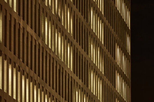 Detalle arquitect&oacute;nico de noche