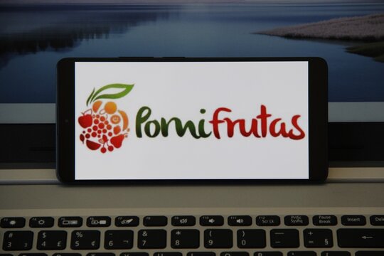 Pomi Frutas - Renar Ma&ccedil;&atilde;s S.A. - Empresa brasileira com sede em Fraiburgo, focada no cultivo, produ&ccedil;&atilde;o e comercializa&ccedil;&atilde;o de ma&ccedil;&atilde;s frescas e processadas. 