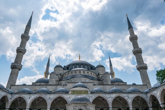 Stunning view of a large mosque with multiple minarets and a prominent dome in Istanbul, Turkey