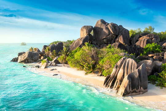 Anse Source D'Argent - the most beautiful beach of Seychelles. La Digue Island, Seychelles