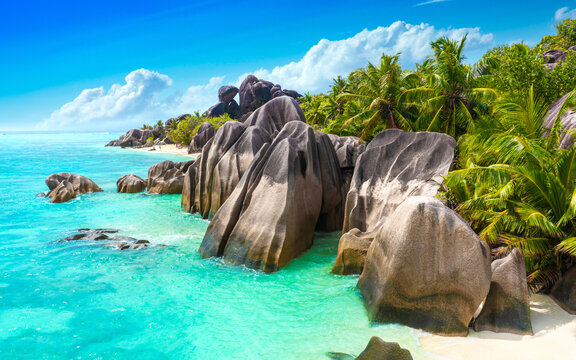 Anse Source D'Argent - the most beautiful beach of Seychelles. La Digue Island, Seychelles
