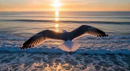 Naklejka premium Seagull flying over ocean waves toward golden sunset horizon