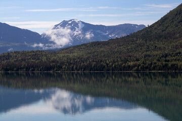 Fototapeta premium Mountains at Kenai Lake