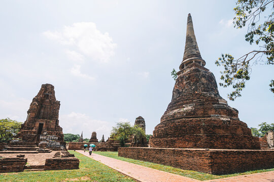 Ayutthaya historical park covers the ruins of the old city of Ayutthaya, Wat Chaiwatthanaram. Phra nakhon si ayutthaya Province, Thailand